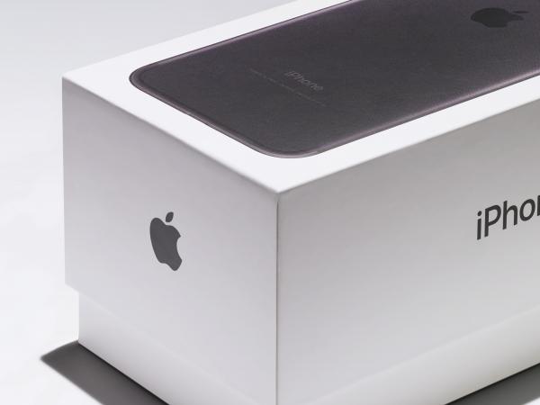 Apple iPhone box