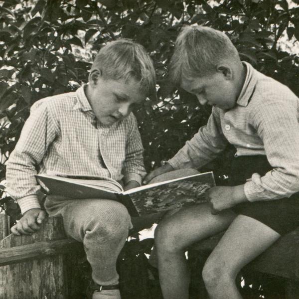 children reading book 